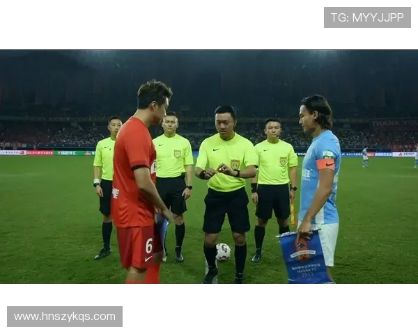 梅州队半场0-2落后英博 杨铭锐破门毕津浩建功